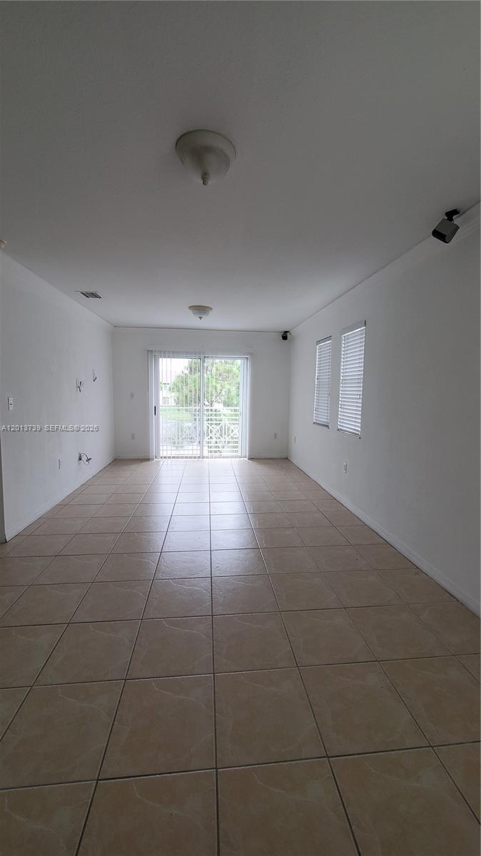 IBIS VILLAS AT DORAL COND - Residential Lease