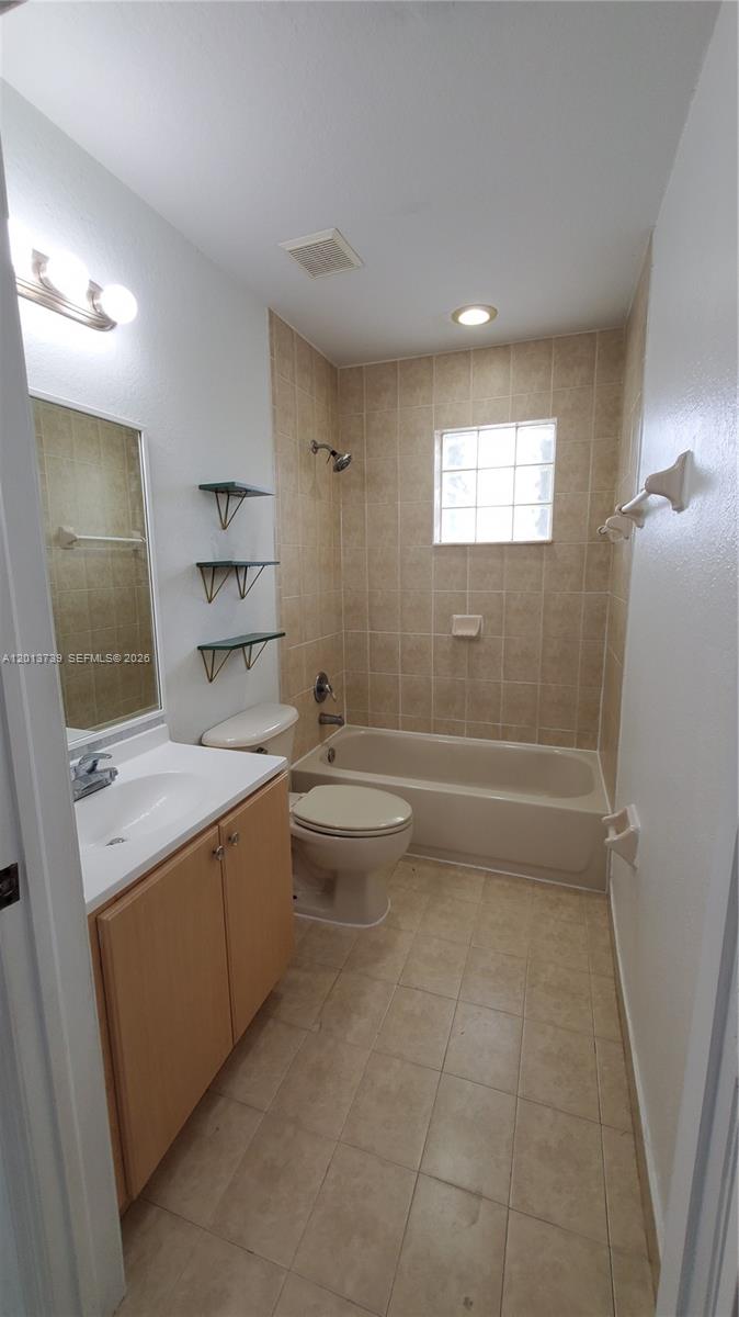 IBIS VILLAS AT DORAL COND - Residential Lease