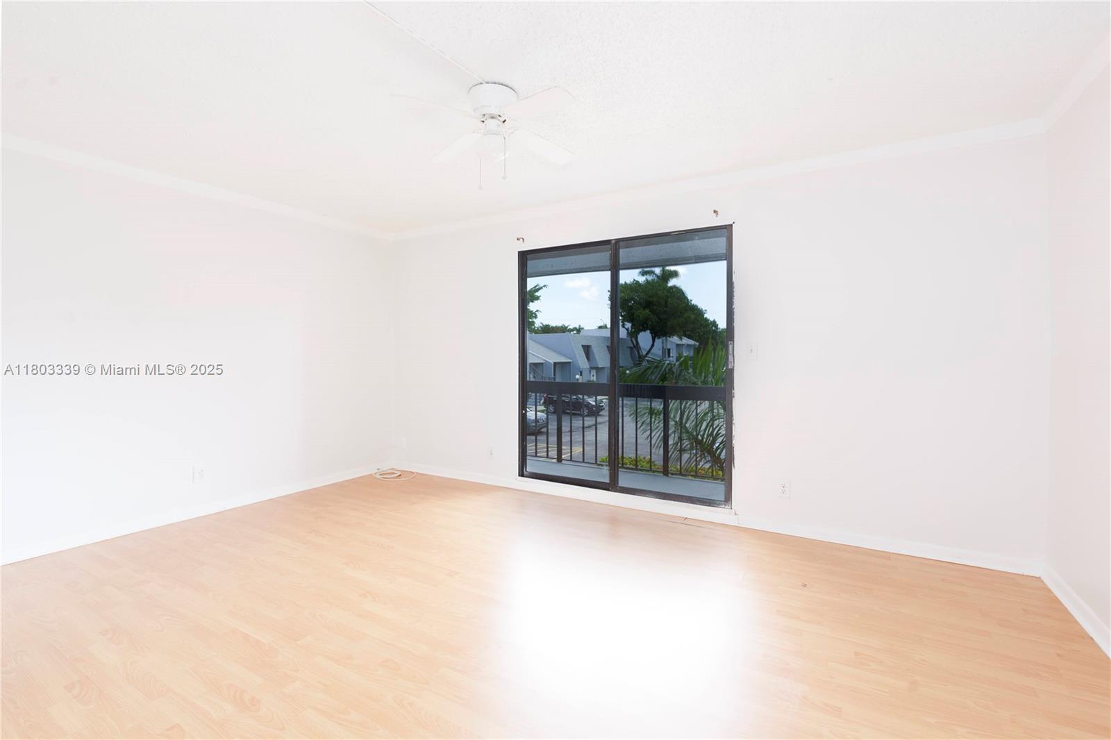 VILLAGE TOWNHOUSES JACARA - Residential