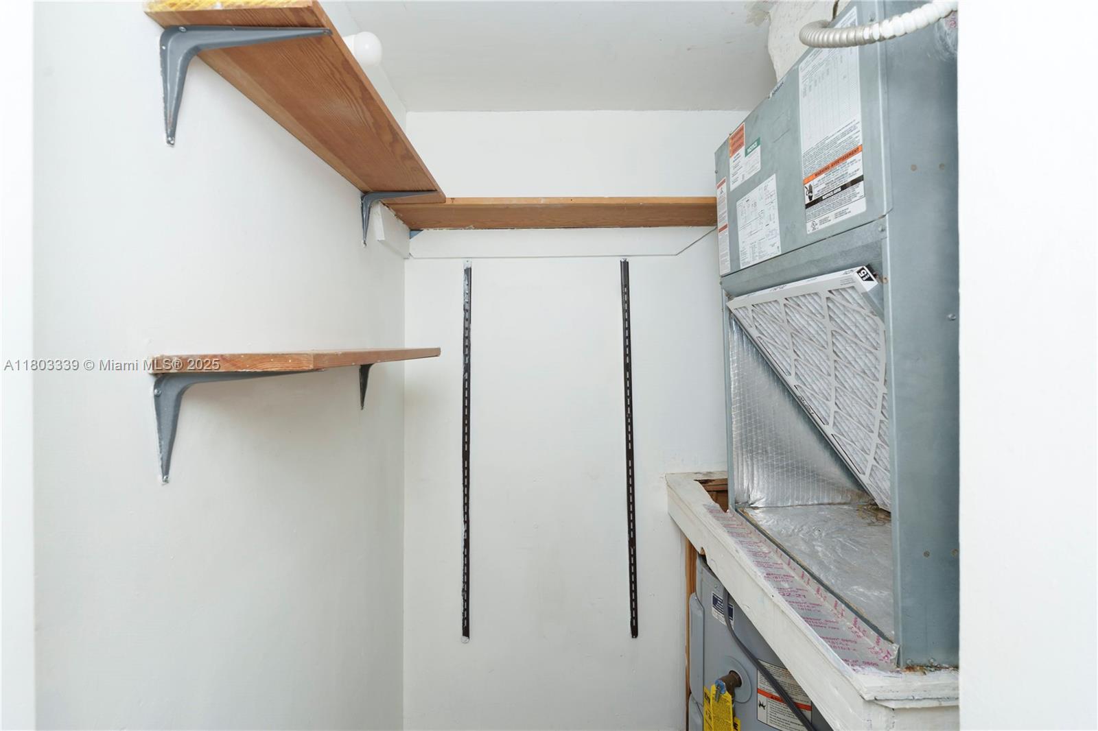 VILLAGE TOWNHOUSES JACARA - Residential