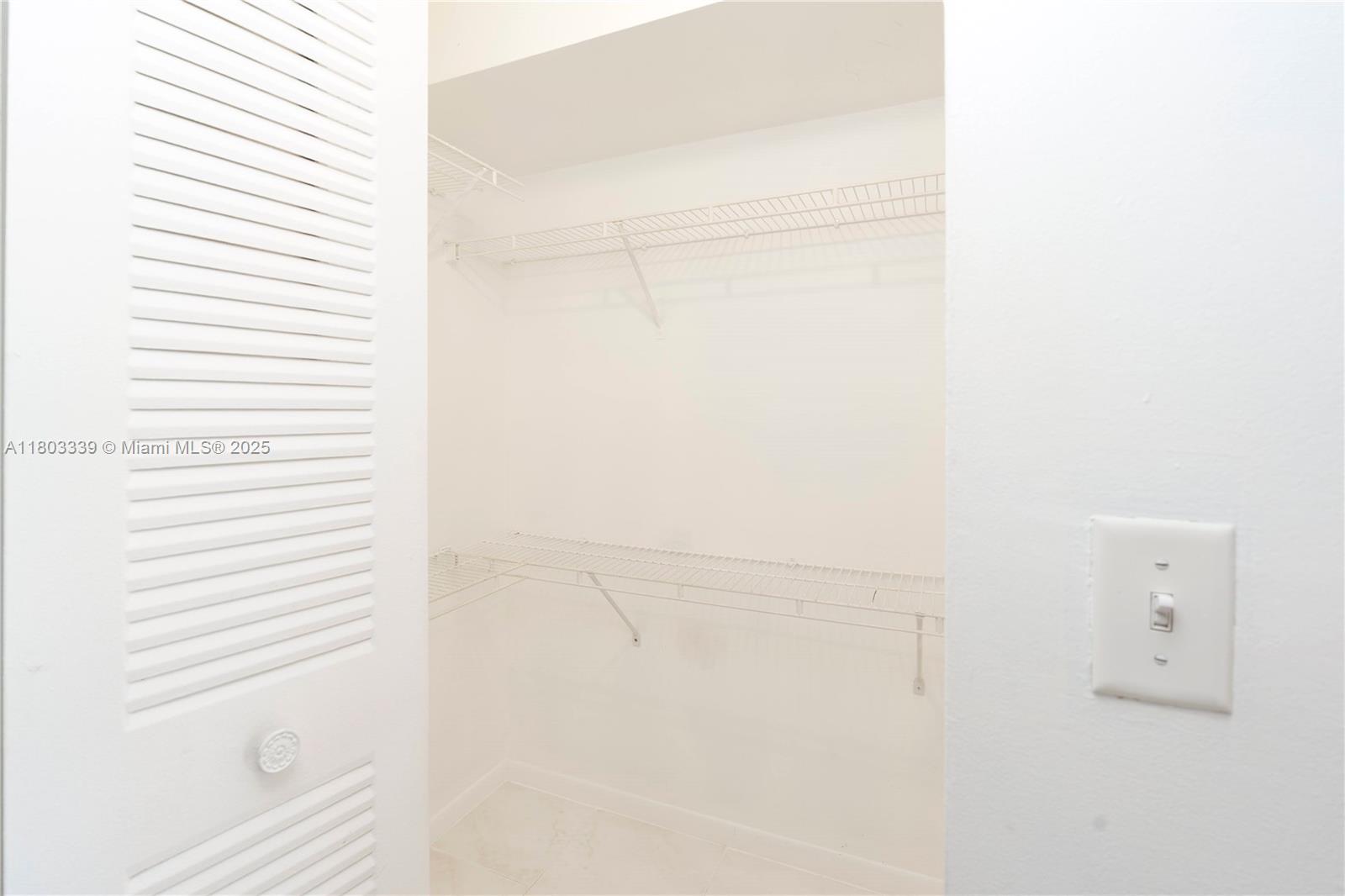 VILLAGE TOWNHOUSES JACARA - Residential