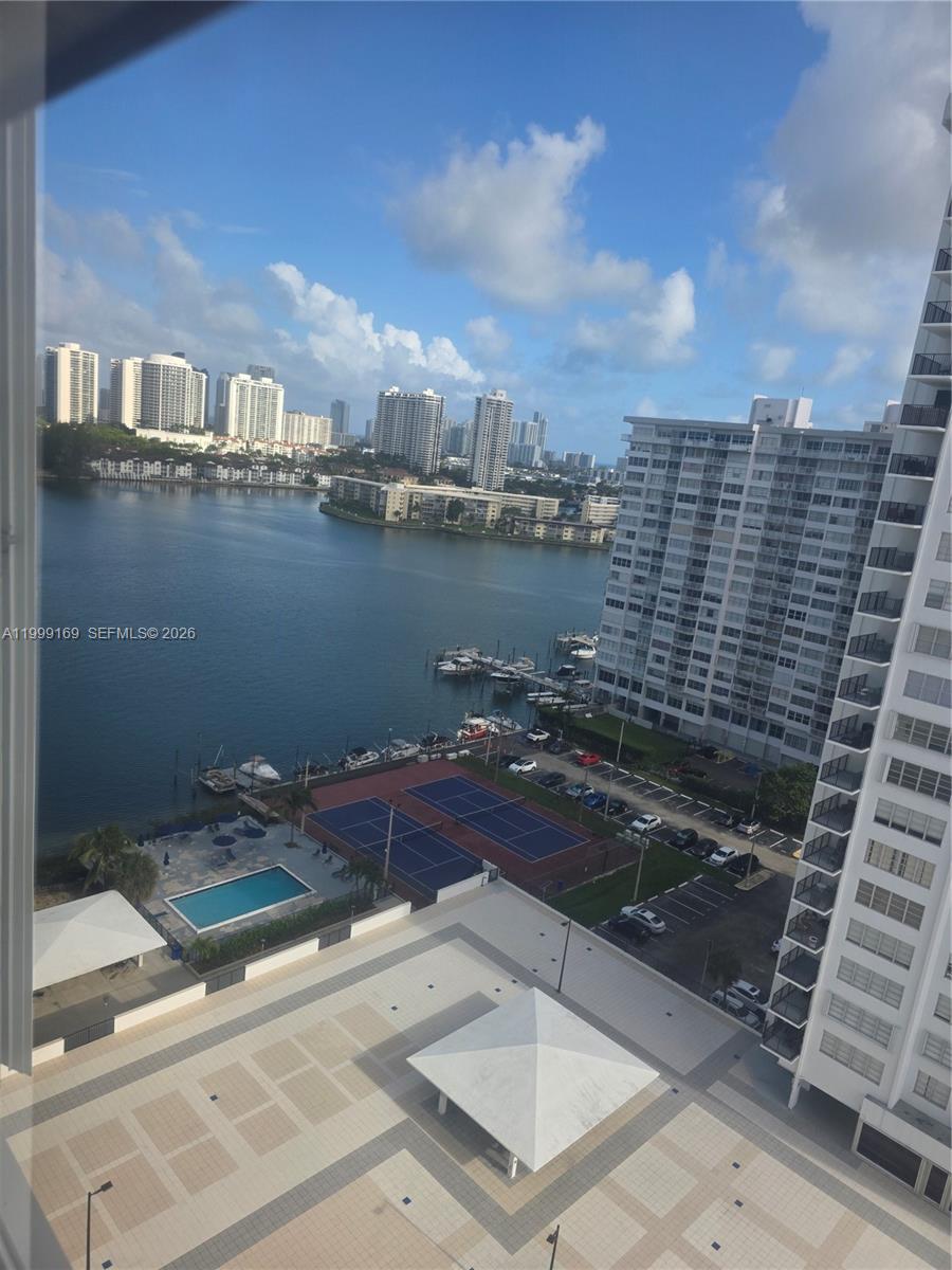 COMMODORE PLAZA CONDO - Residential