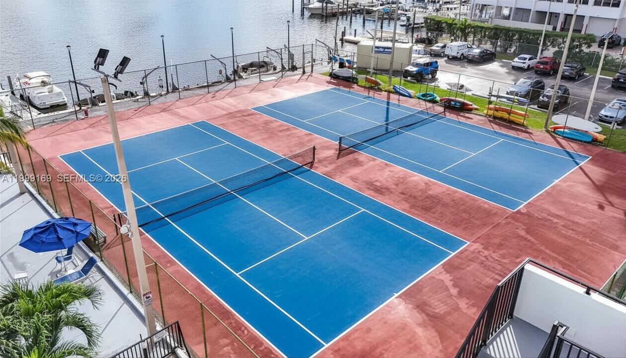 COMMODORE PLAZA CONDO - Residential