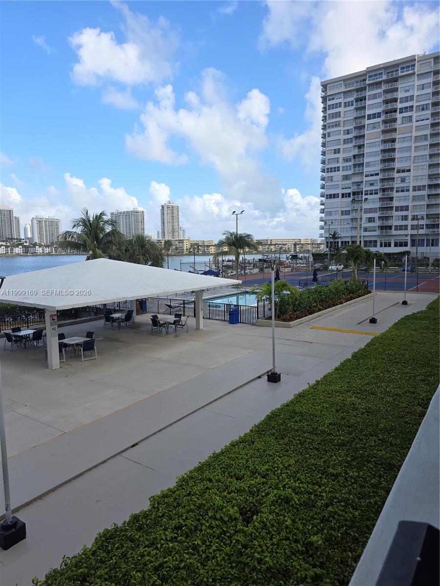 COMMODORE PLAZA CONDO - Residential