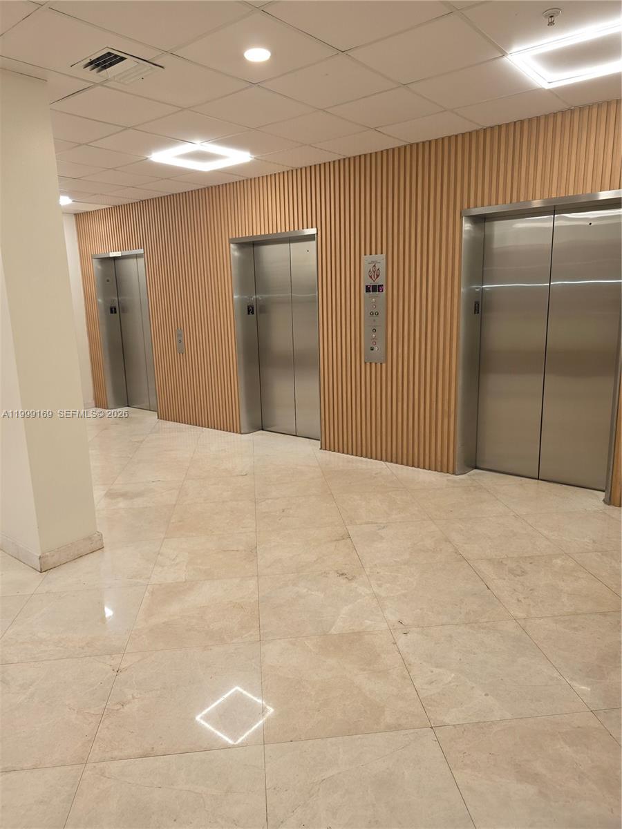 COMMODORE PLAZA CONDO - Residential