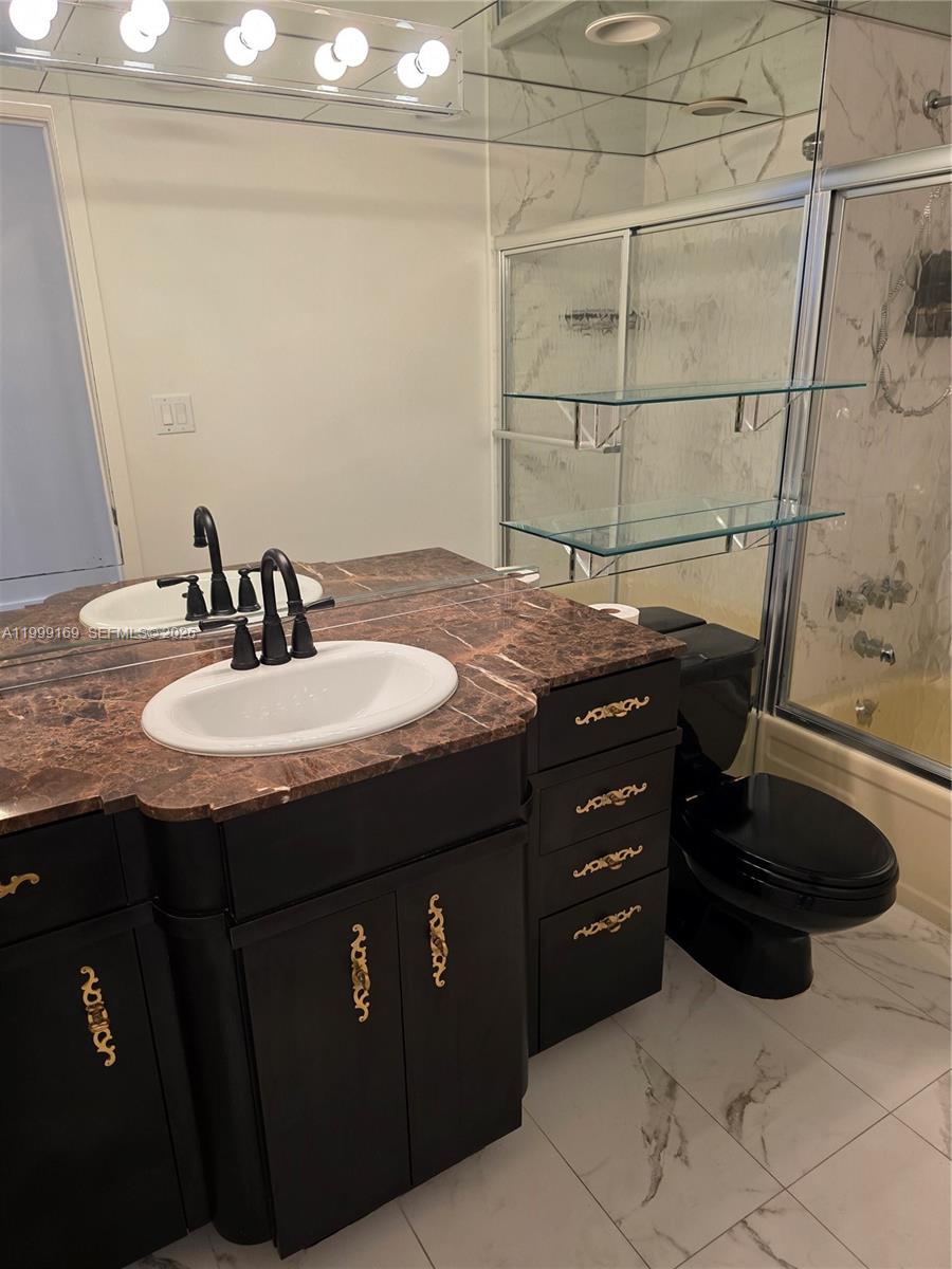 COMMODORE PLAZA CONDO - Residential