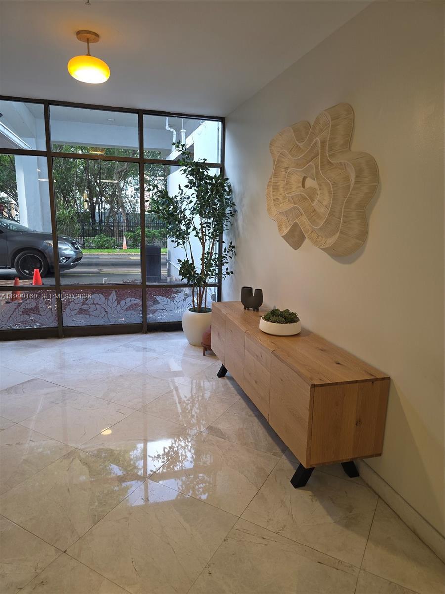 COMMODORE PLAZA CONDO - Residential