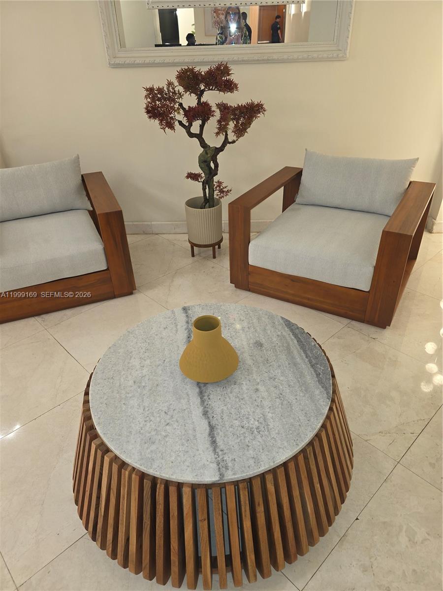 COMMODORE PLAZA CONDO - Residential