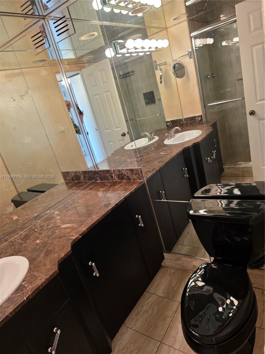 COMMODORE PLAZA CONDO - Residential