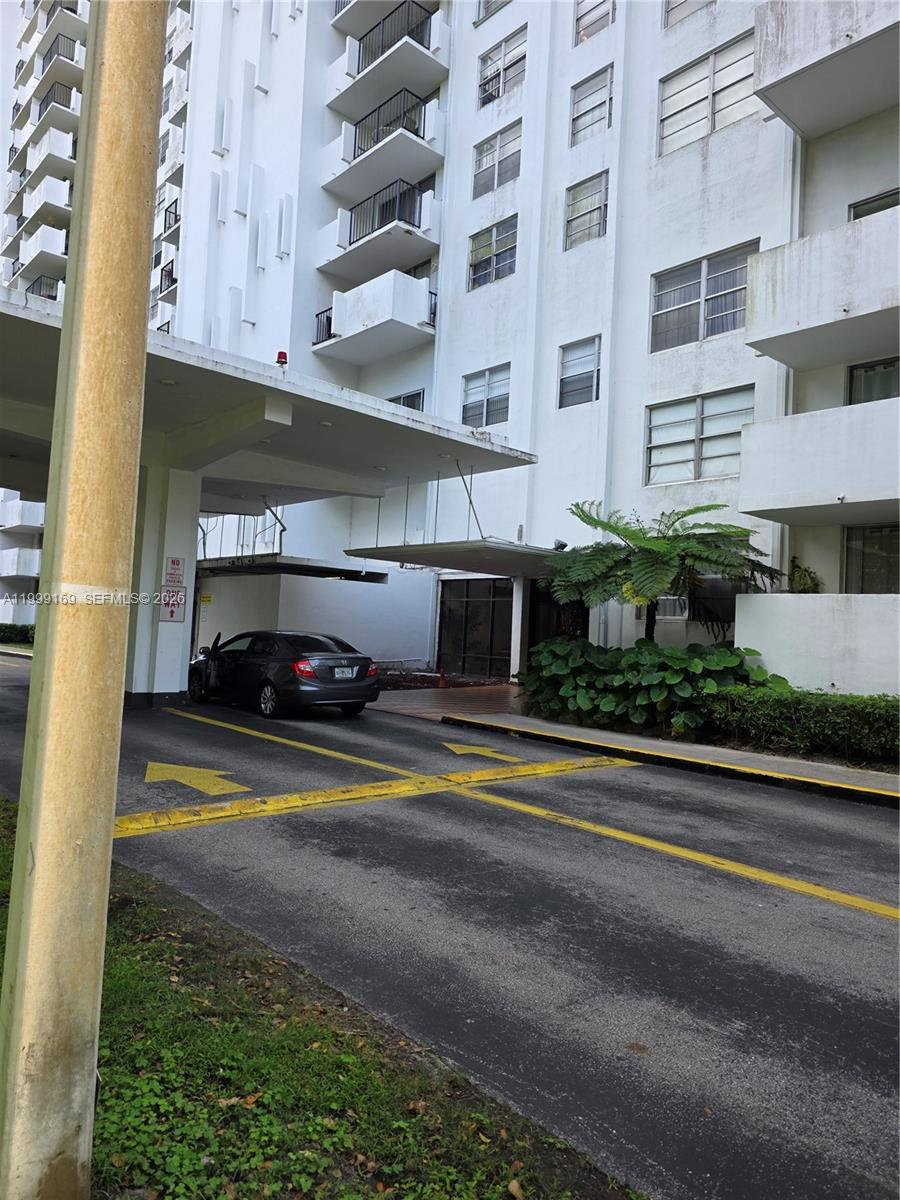 COMMODORE PLAZA CONDO - Residential