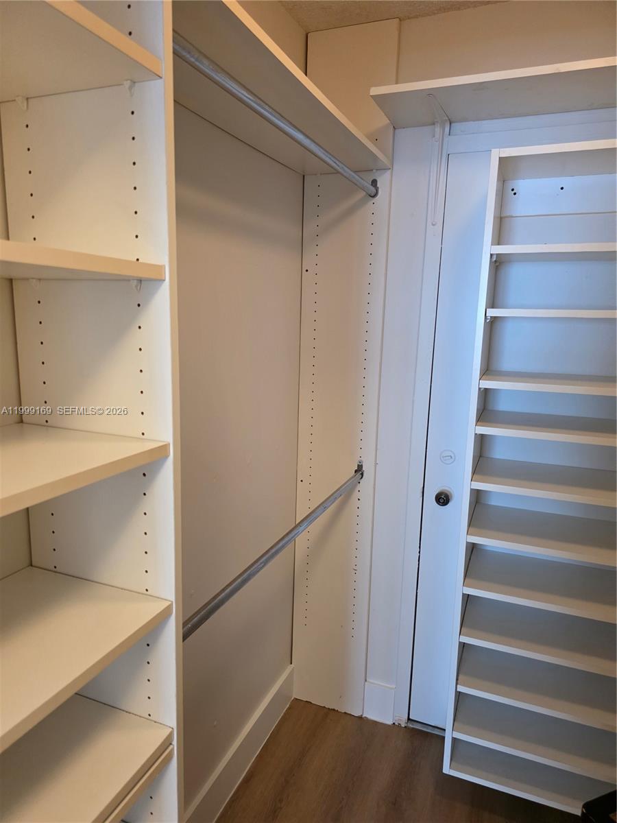 COMMODORE PLAZA CONDO - Residential