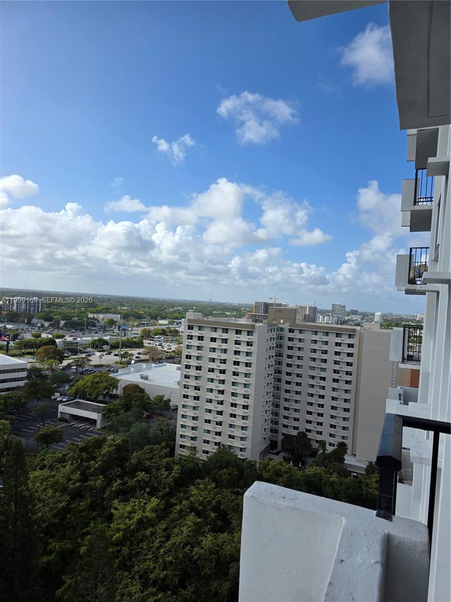 COMMODORE PLAZA CONDO - Residential