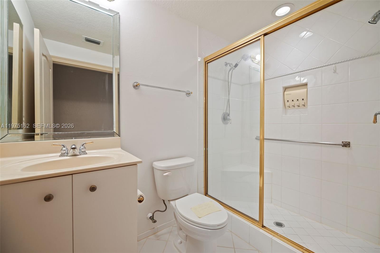 SOUTHAMPTON CONDOMINIUM F - Residential