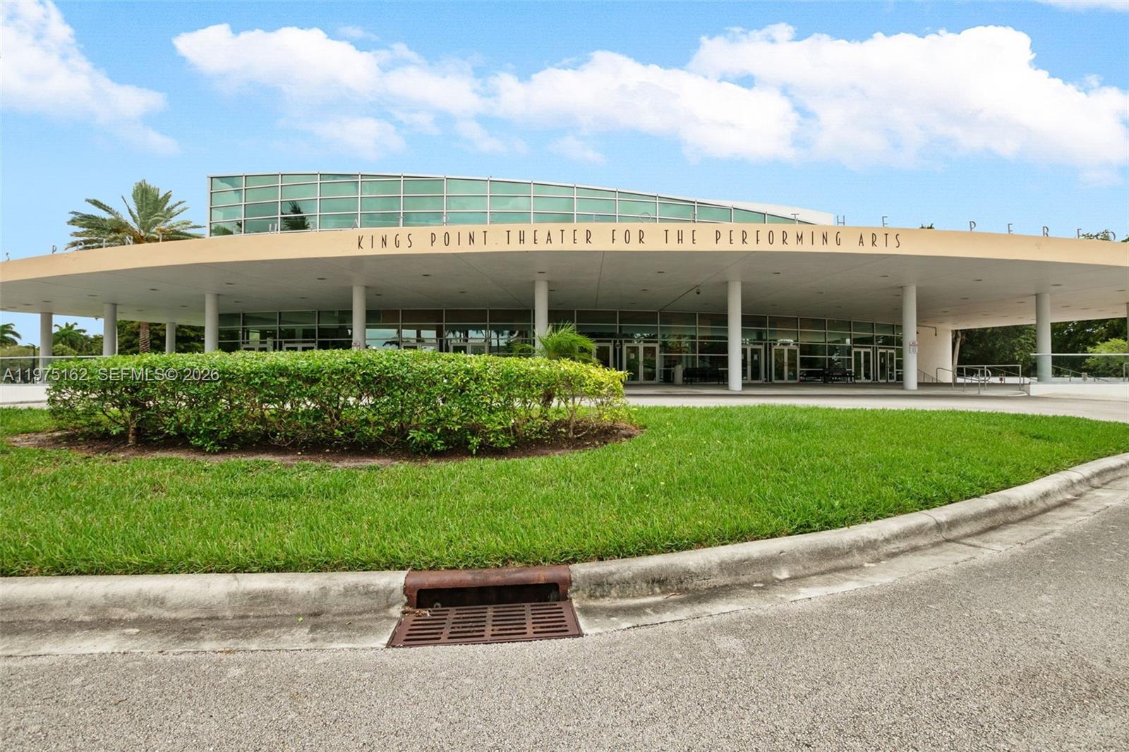 SOUTHAMPTON CONDOMINIUM F - Residential