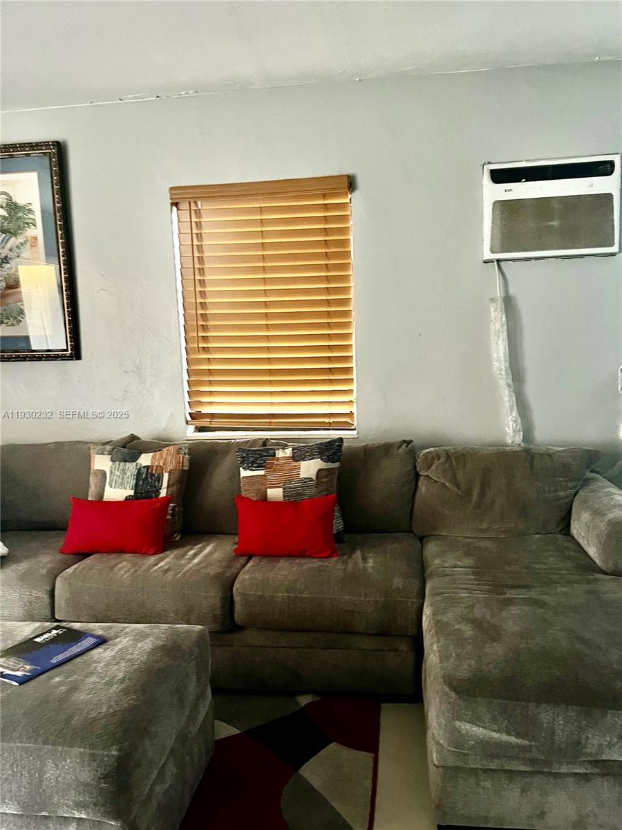 LAUDERDALE MANORS AMD PLA - Residential