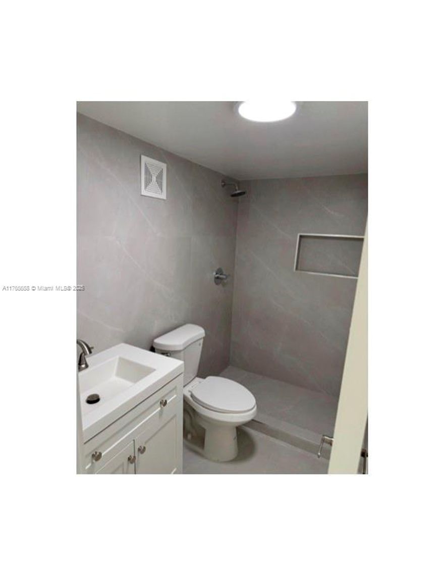 Fully renovated ground floor condo with new kitchen, new bathroom, new flooring throughout the apartment,
freshly painted and ready to move-in.