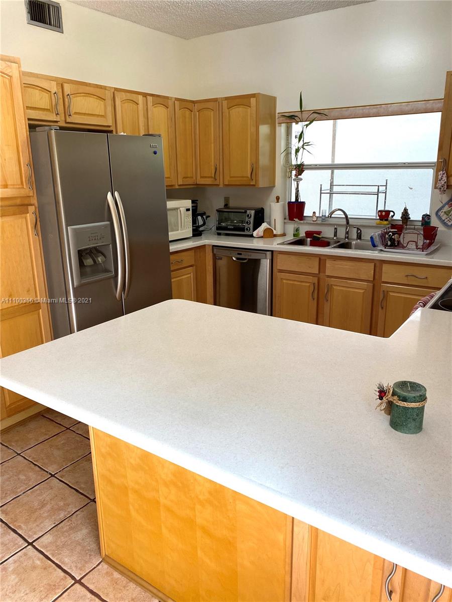 AMARETTO 1ST ADDN - Residential Lease