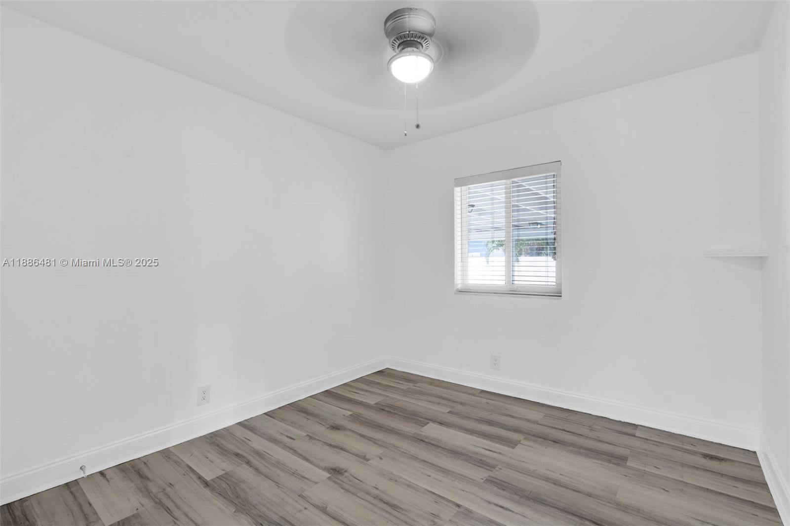 HOLLYWOOD PARK - Residential Lease