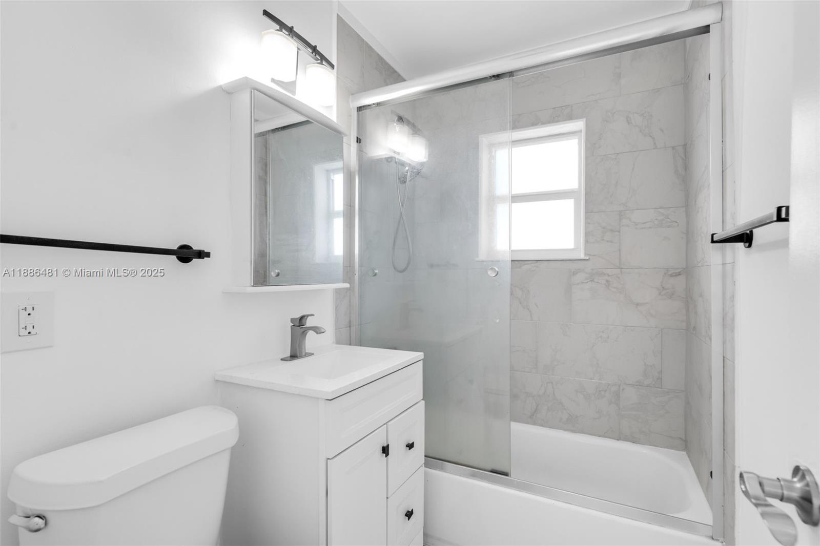 HOLLYWOOD PARK - Residential Lease