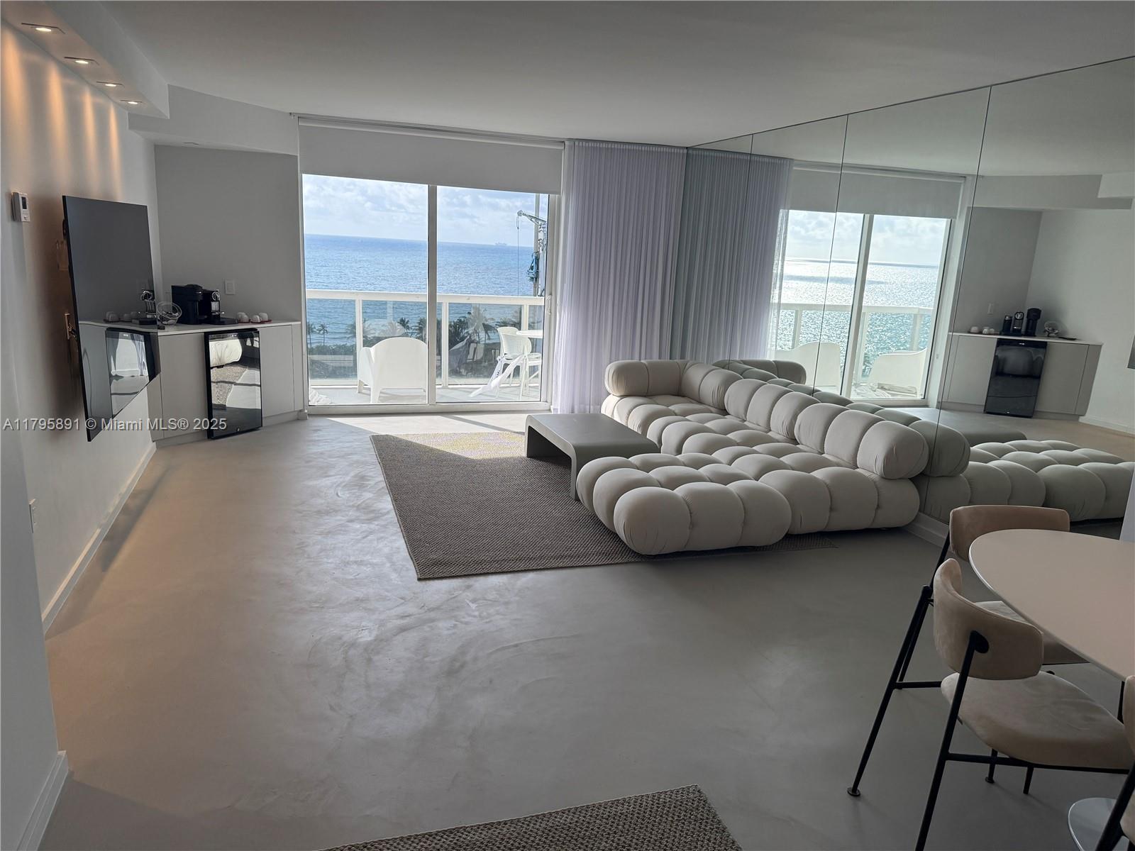 10275 Collins Ave 920