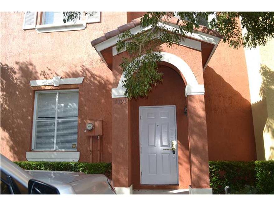 BEAUTIFULL TOWNHOUSE LOCATED IN A QUIET COMMUNITY ,   ALL OFFERS MUST BE SENT WITH AS IS CONTRACT