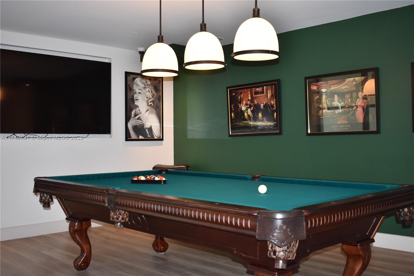 THE PINNACLE CONDO - Residential