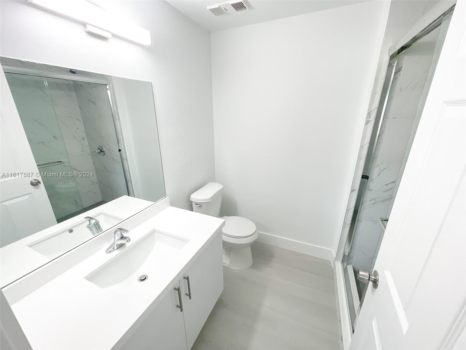 REFLECTIONS AT PEMBROKE P - Residential Lease