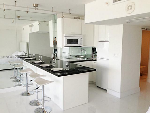 DECOPLAGE CONDO - Residential Lease