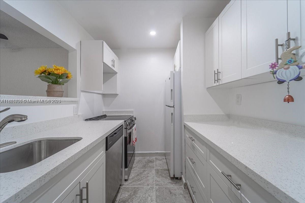 Reduced! Welcome home to this cozy updated 2 bed, 1.5 bath and balcony condo on the second floor at the desirable The Terrace Condominium! Ideally situated across the street from Miami Dade College.
You’ll love the convenience of being minutes to shopping, dining, parks, major roadways, downtown Dadeland and more.
Features, large rooms, with walk in closet in the master ,updated kitchen and baths, tile floor in living areas and wood laminate in bedrooms (no carpets).
The community amenities include laundry facilities, clubhouse, pool, tennis courts, playground , one assigned parking and plenty of guests .Water and garbage collection is included in the rate. No pets allowed per association.
Don’t miss out on the opportunity to make it yours! Schedule your showing today!