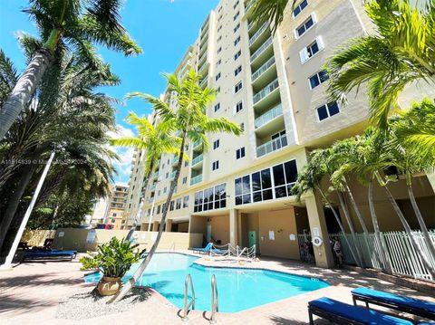 Condominium in Miami FL 3500 Coral Way Way.jpg