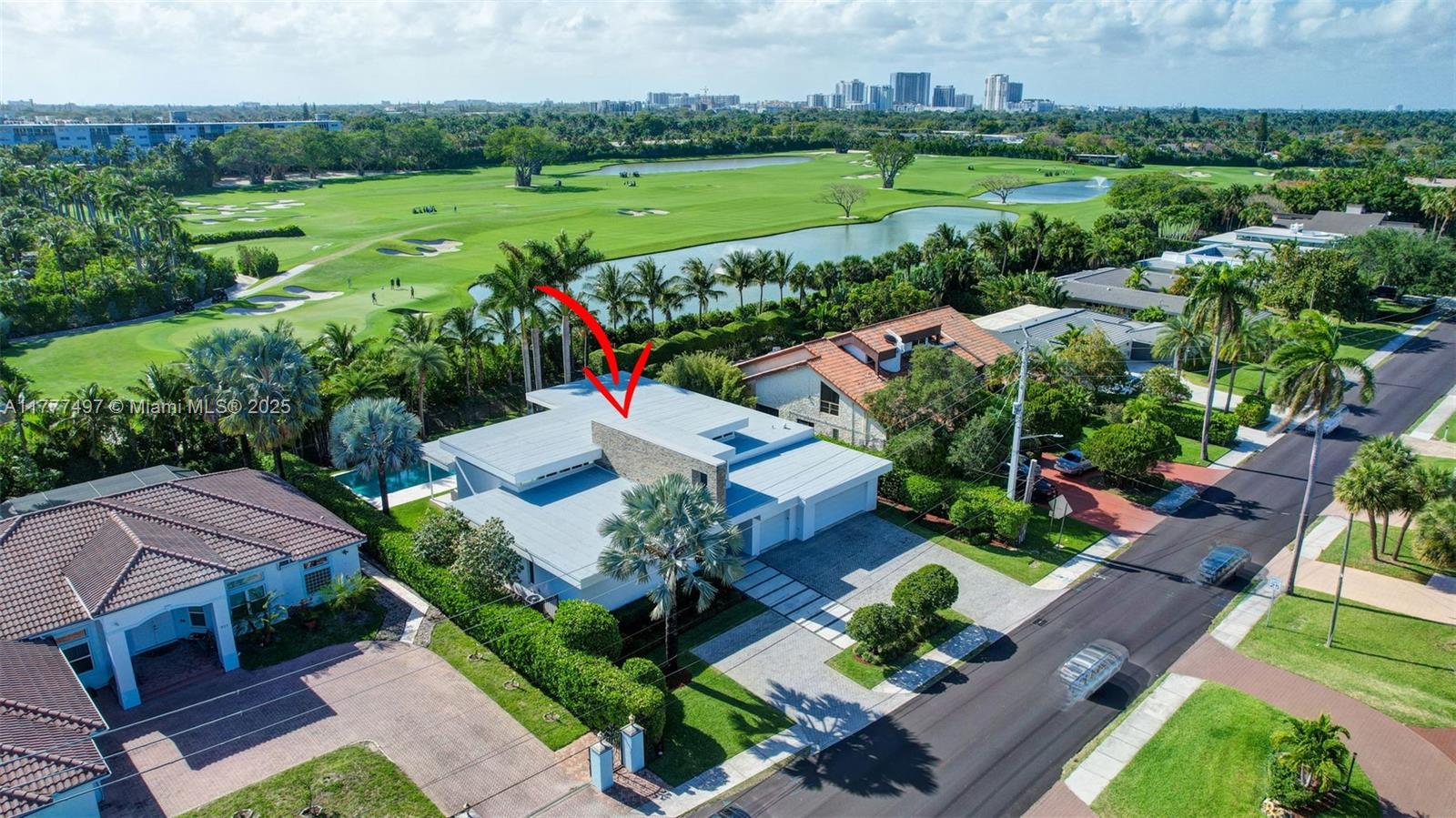 907 Diplomat Pkwy