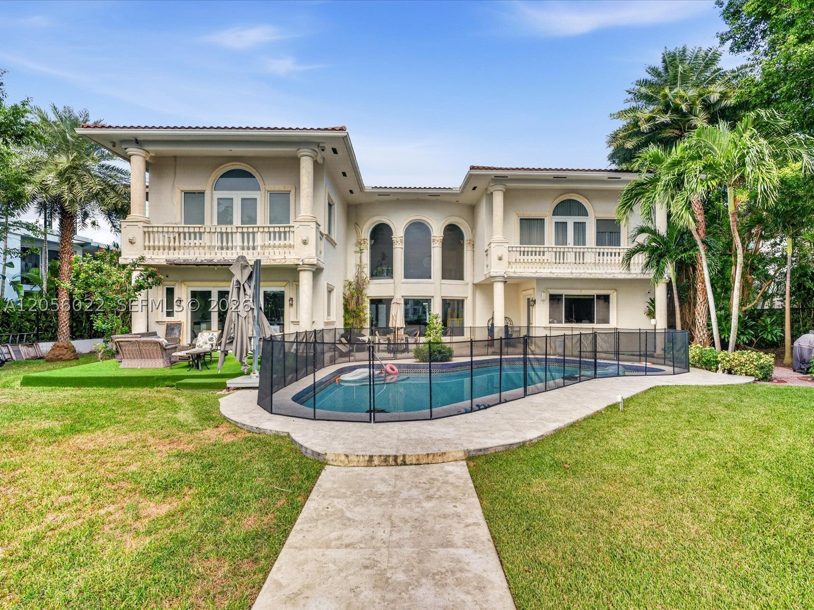 628 N Island