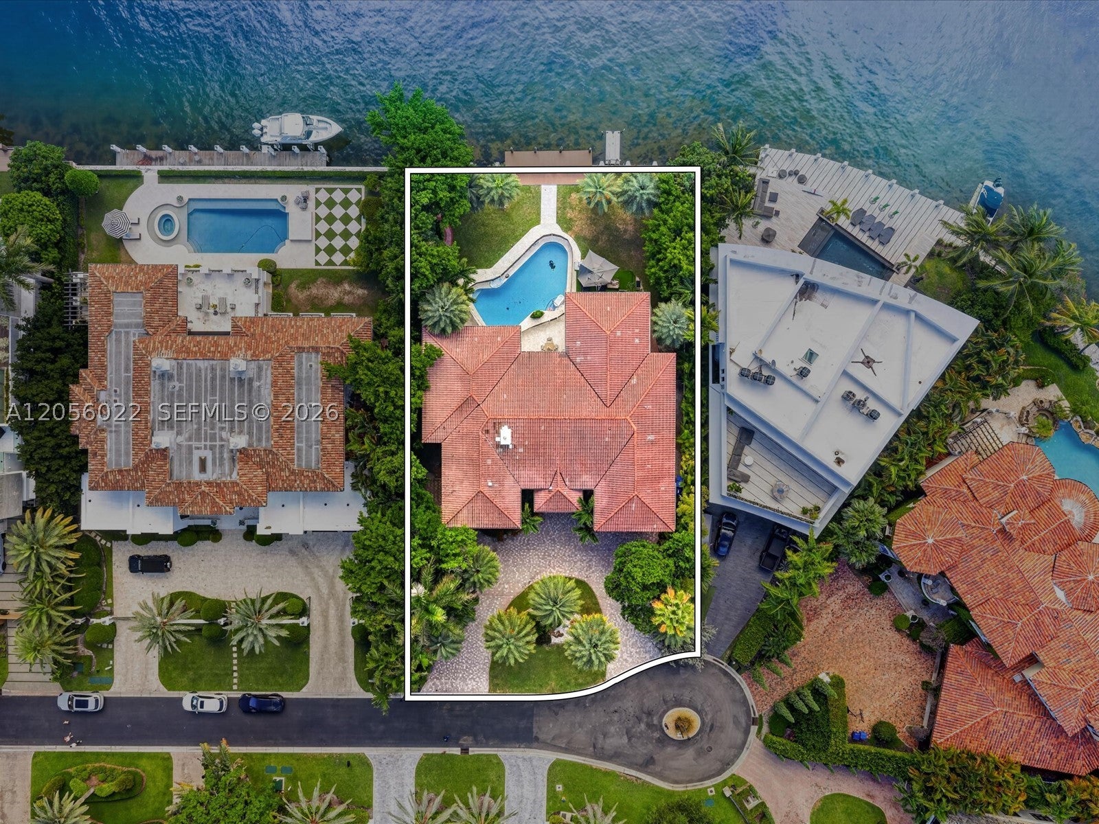 628 N Island