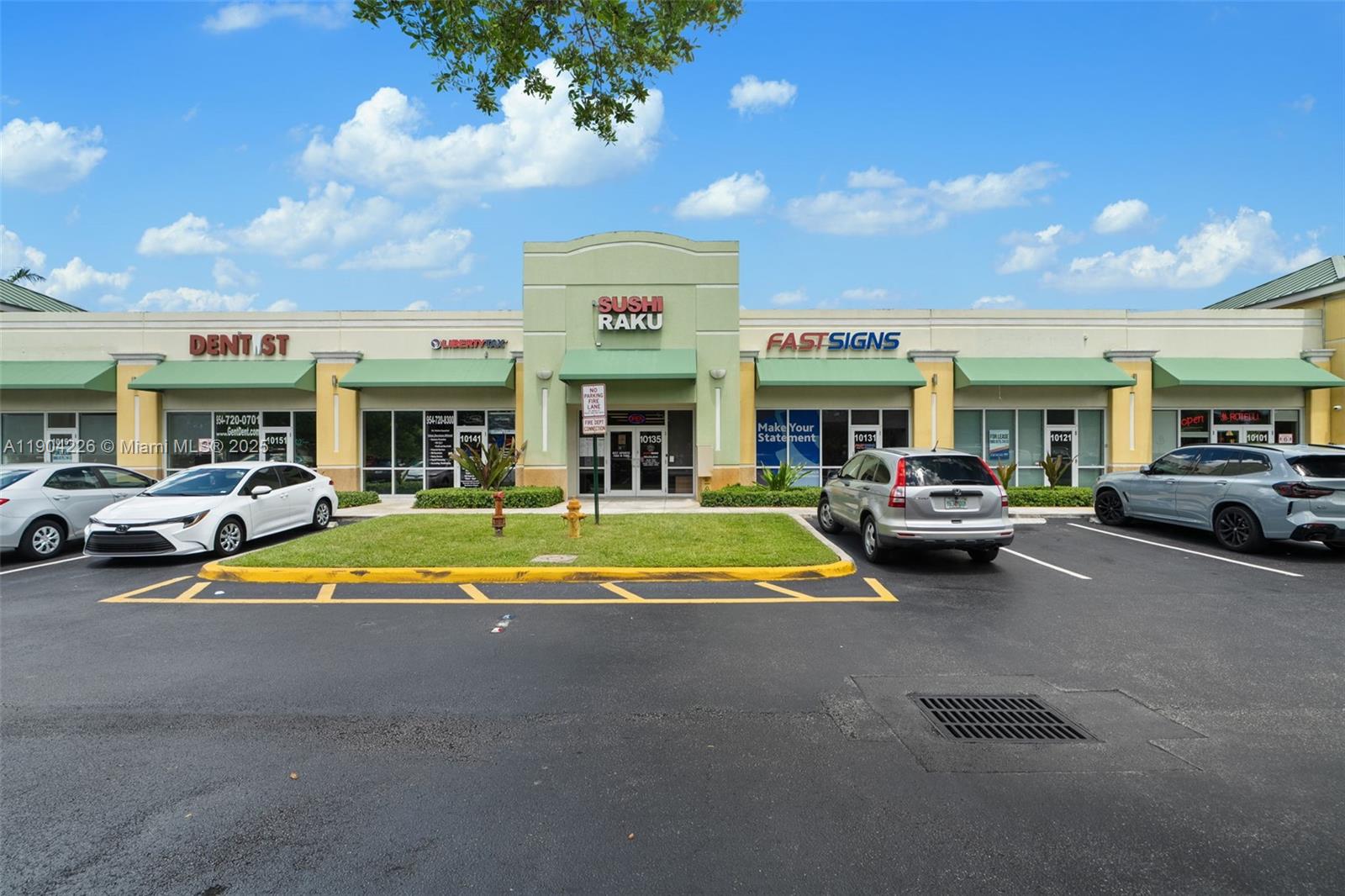 10101-10251 W Commercial Blvd 10121