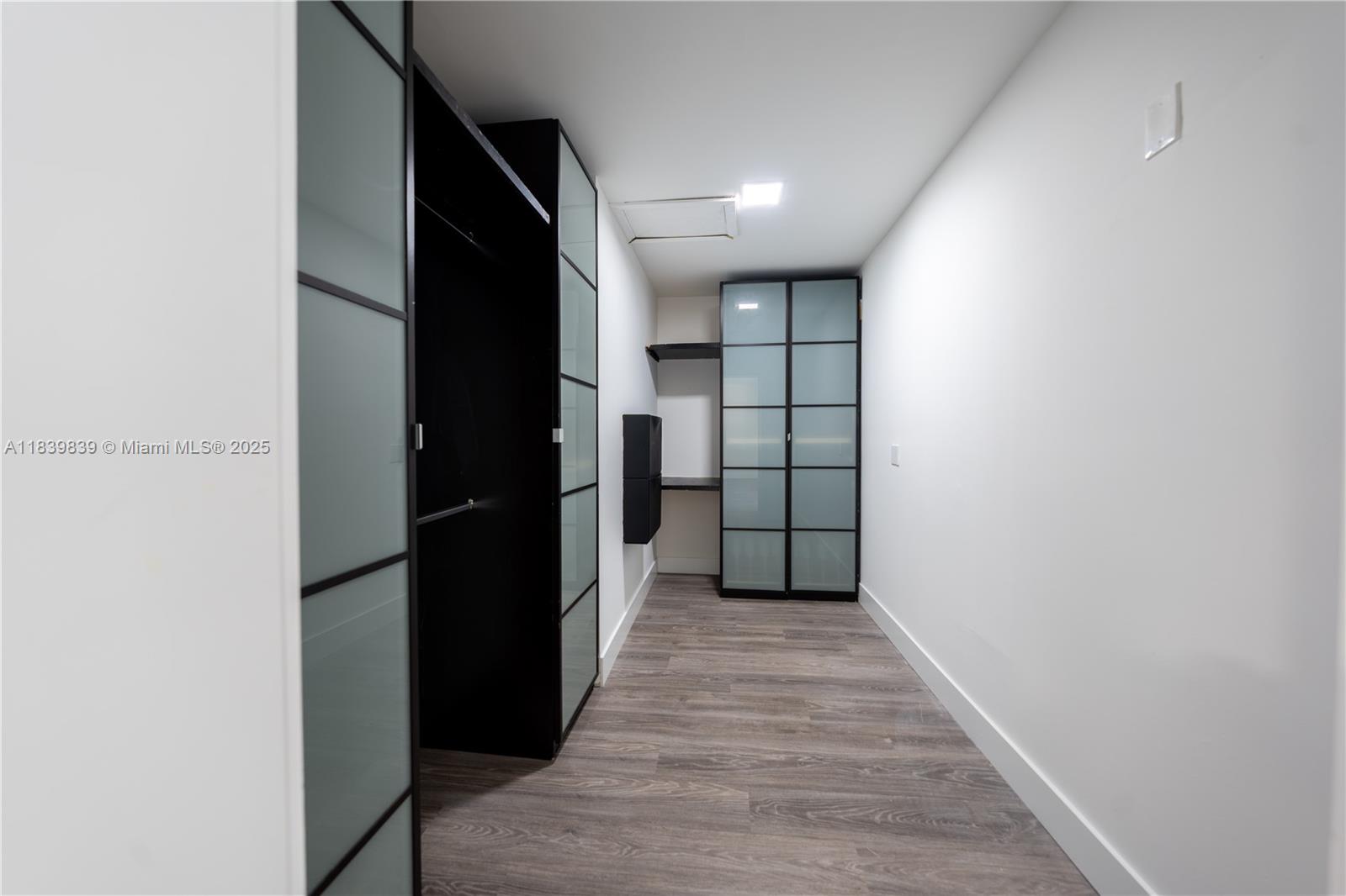 OAKLAND ACRES - Residential