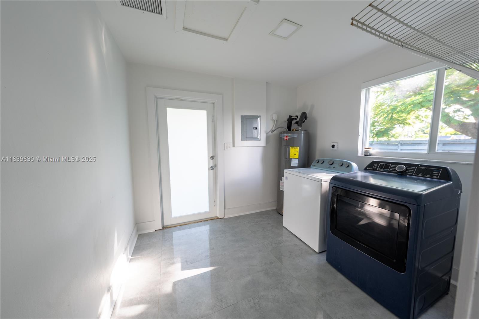 OAKLAND ACRES - Residential