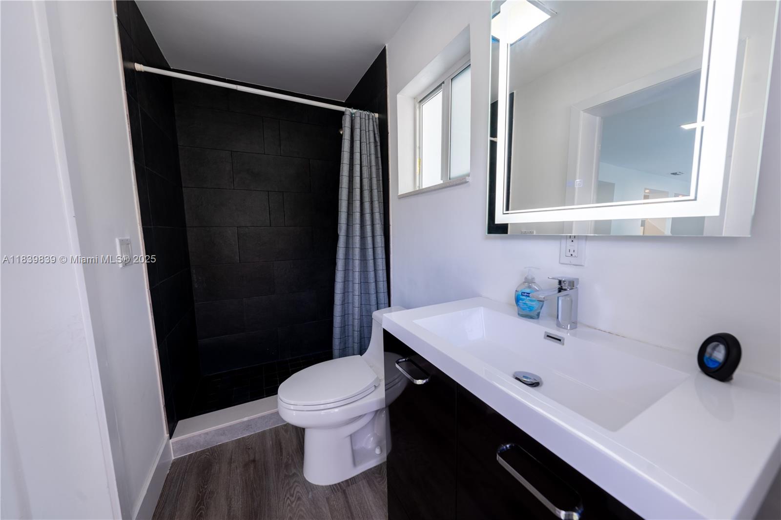 OAKLAND ACRES - Residential