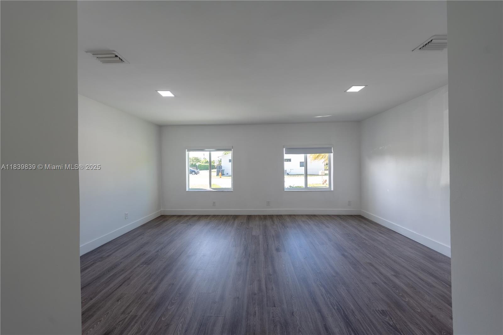 OAKLAND ACRES - Residential