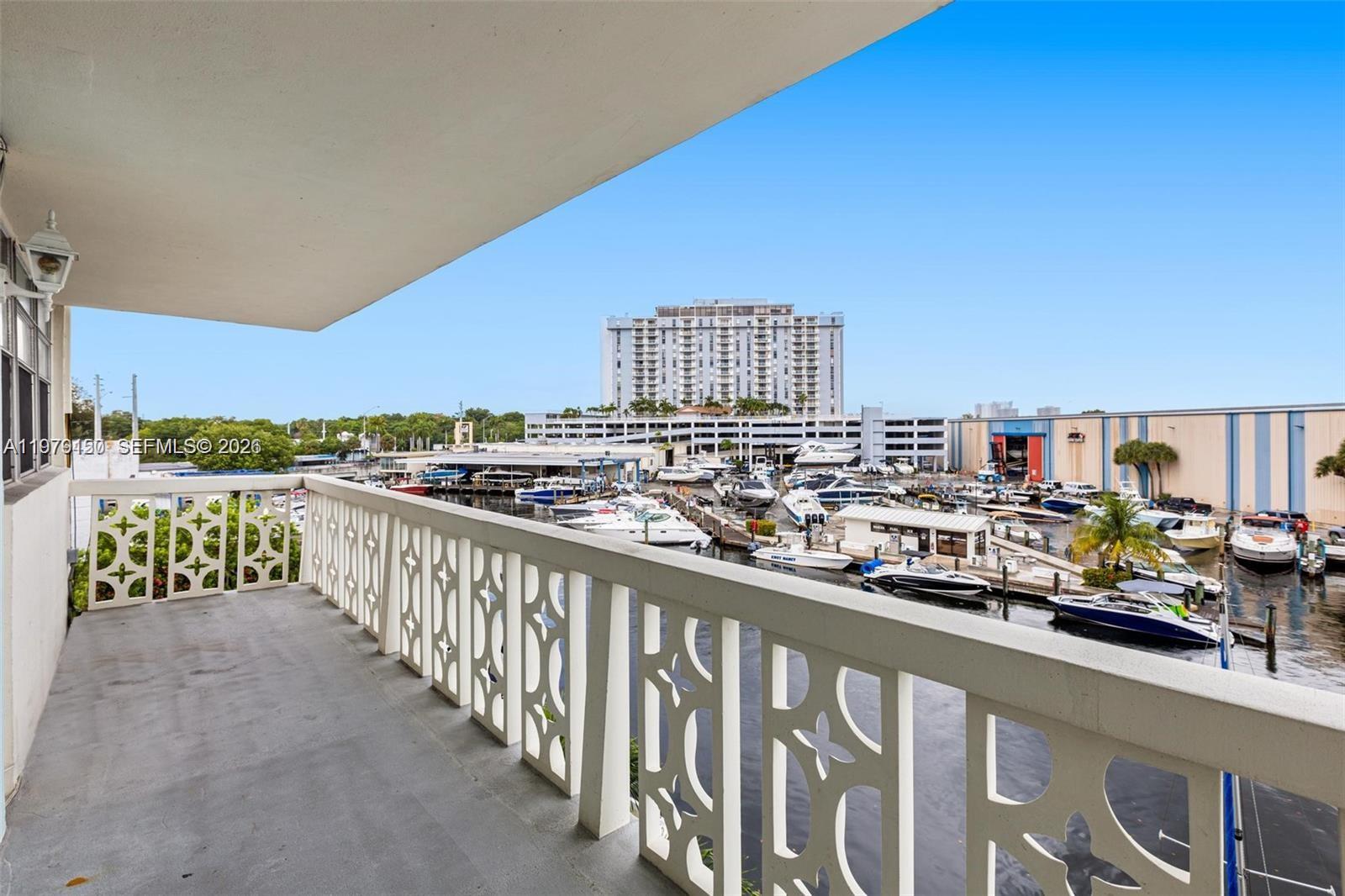 KEYSTONE HARBOR CLUB COND - Residential