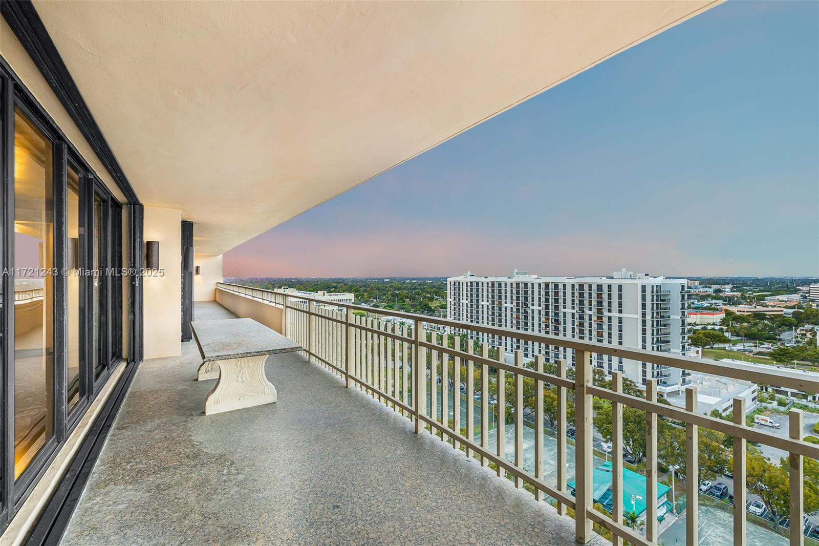11113 Biscayne Blvd 1858