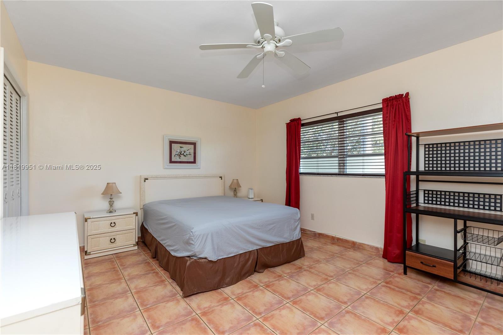 COLONIAL HOUSE CONDO - Residential Lease