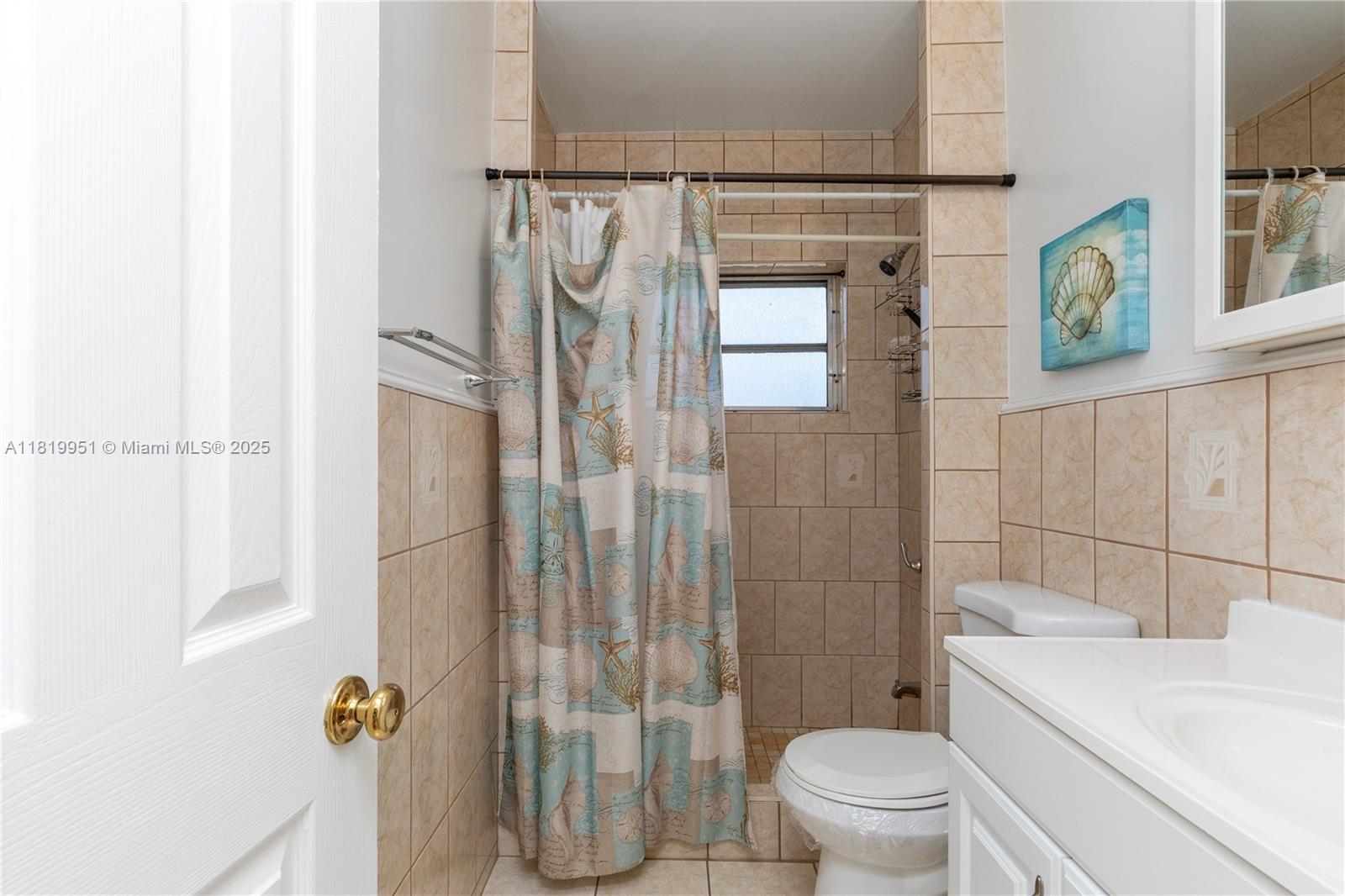 COLONIAL HOUSE CONDO - Residential Lease