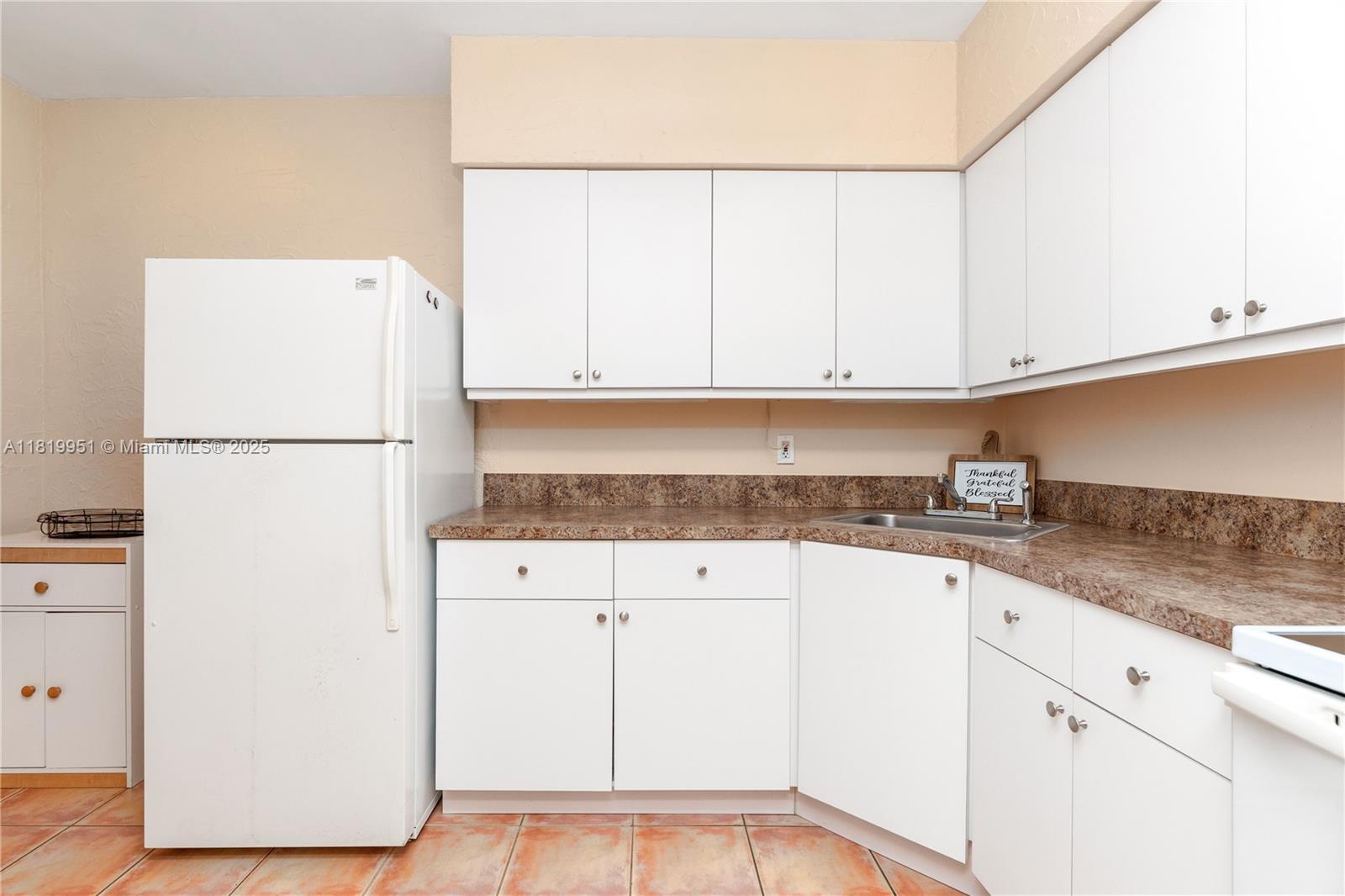 COLONIAL HOUSE CONDO - Residential Lease