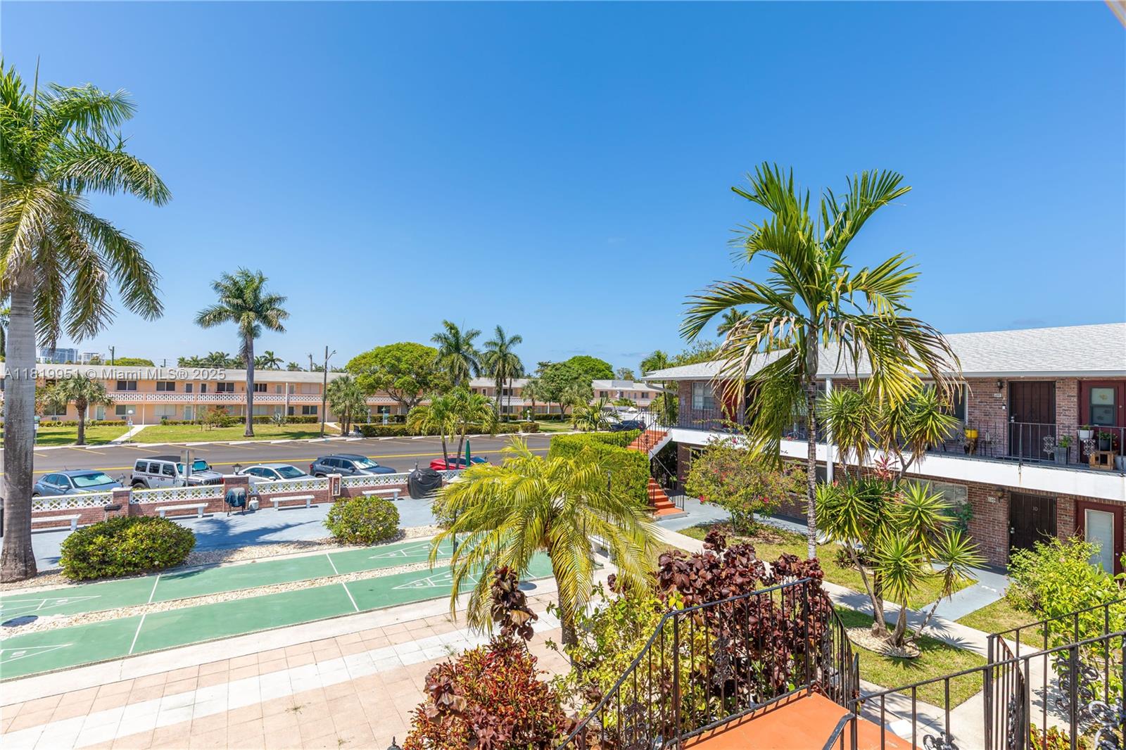 COLONIAL HOUSE CONDO - Residential Lease