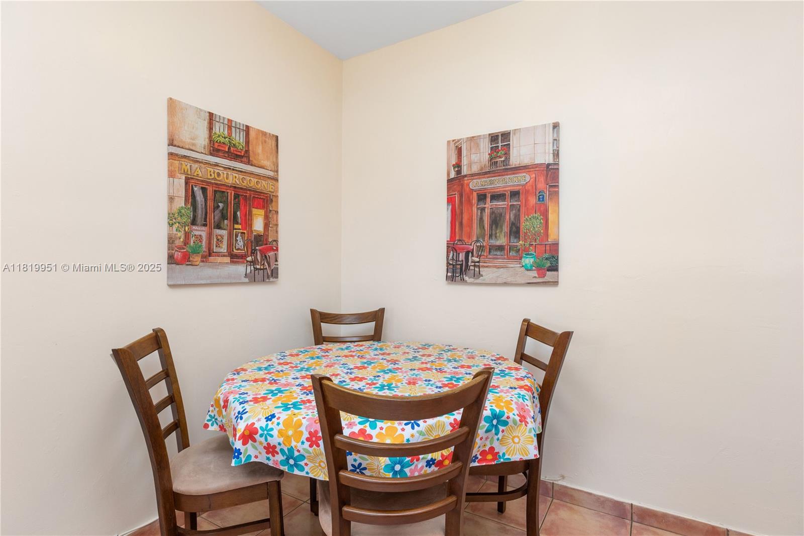 COLONIAL HOUSE CONDO - Residential Lease