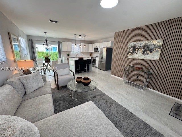 982 NW 3rd St