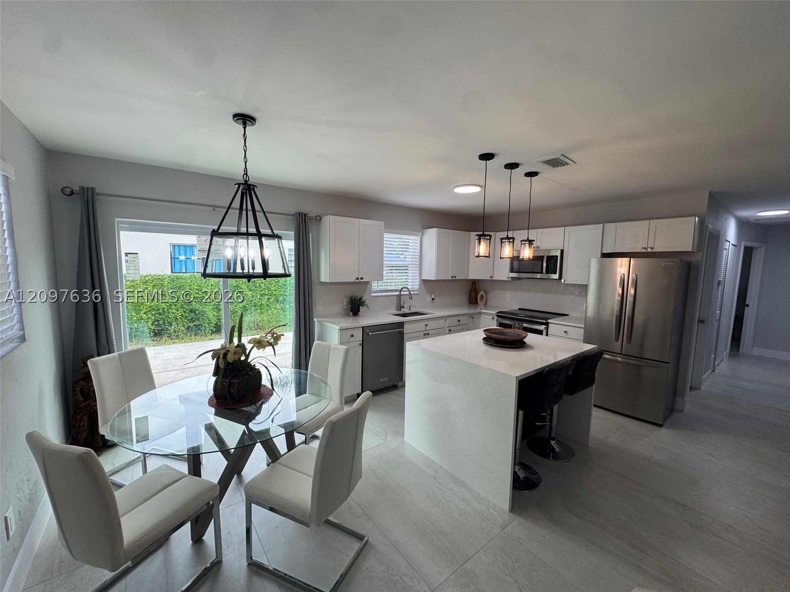 982 NW 3rd St