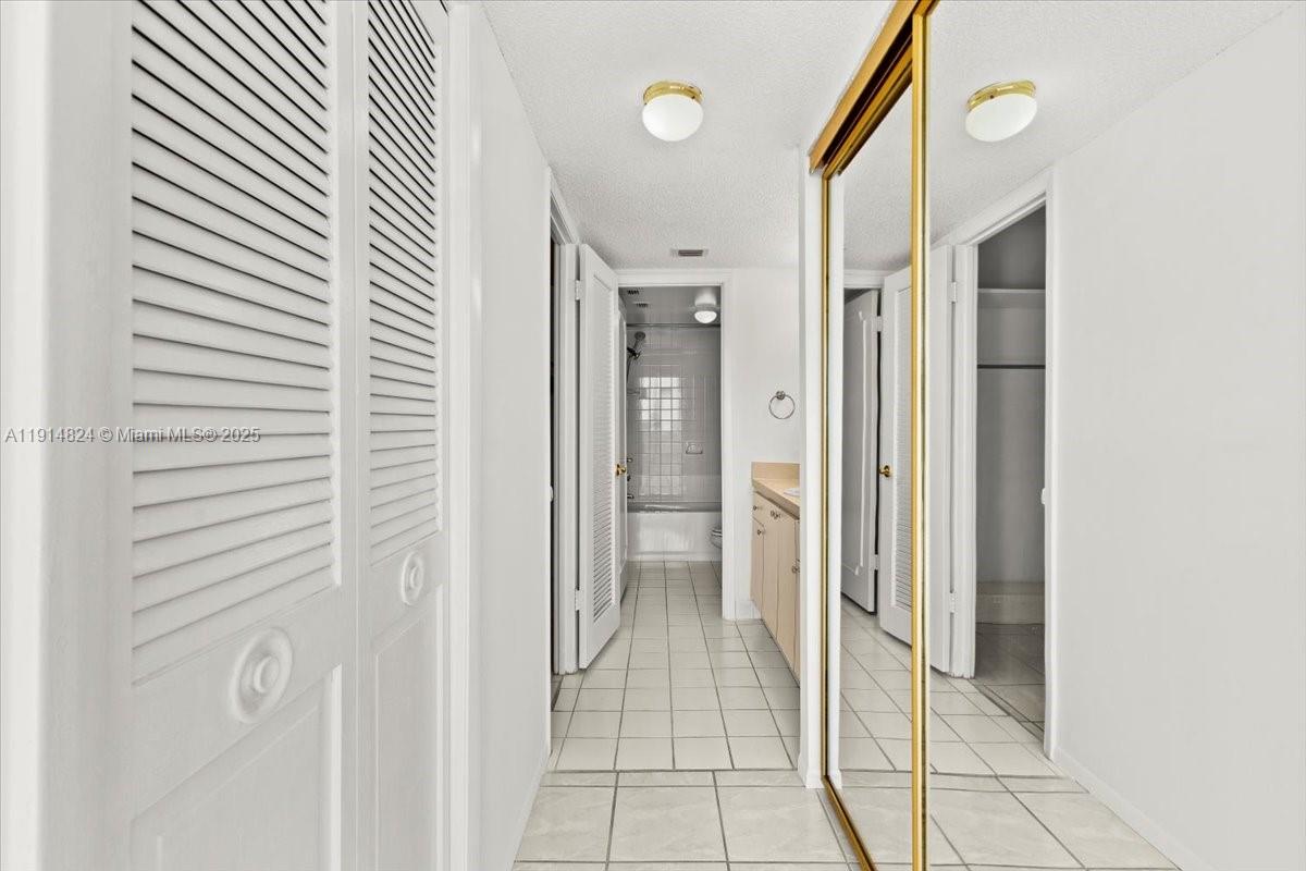 DEL PRADO - Residential Lease