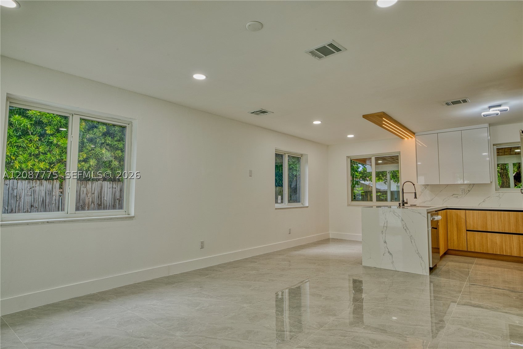 11301 SW 201st St, Miami, FL, 33189/$539,900 2 11301 SW 201st St