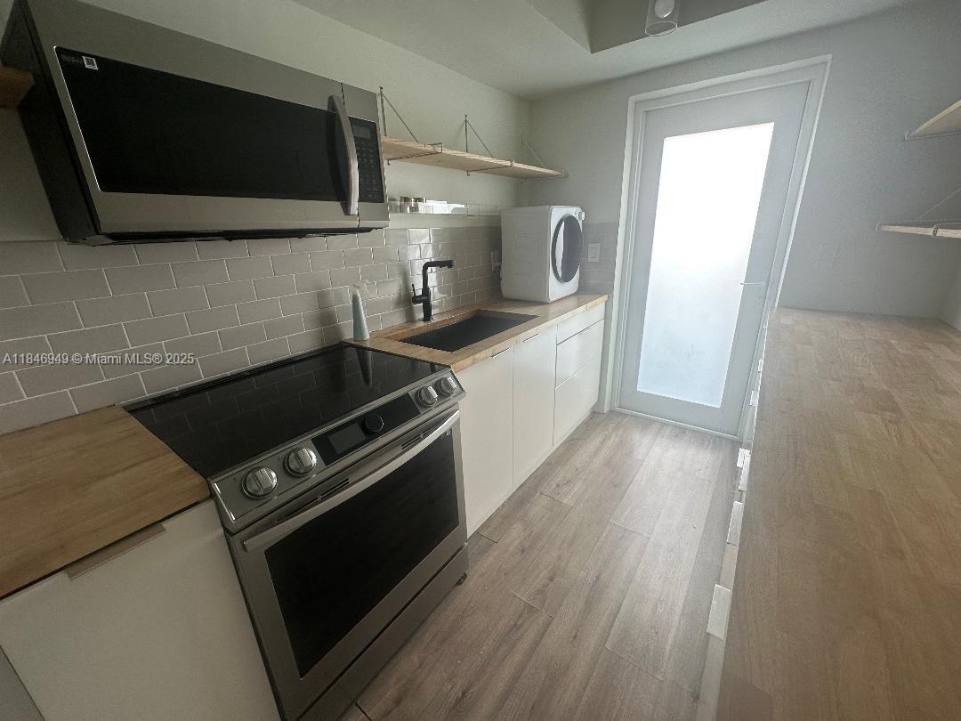 1065 98th St 2